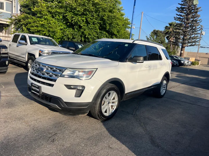 WHITE, 2019 FORD EXPLORER XLT 4WD Image 9