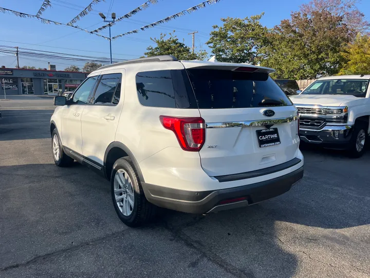 WHITE, 2019 FORD EXPLORER XLT 4WD Image 14