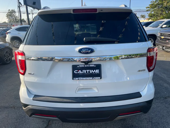 WHITE, 2019 FORD EXPLORER XLT 4WD Image 18