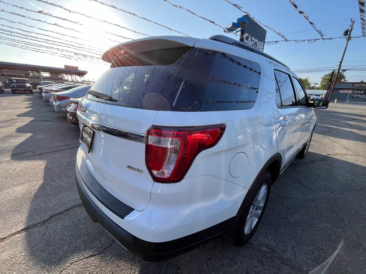 WHITE, 2019 FORD EXPLORER XLT 4WD Image 20