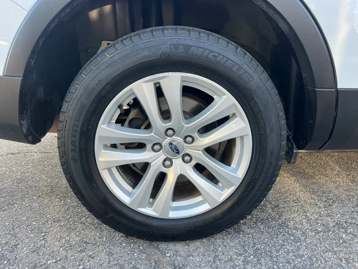 WHITE, 2019 FORD EXPLORER XLT 4WD Image 59