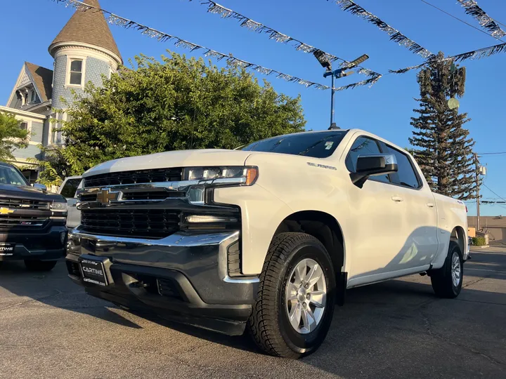 WHITE, 2020 CHEVROLET SILVERADO 1500 CREW CAB LT 4WD Image 3