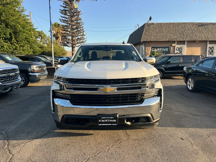 WHITE, 2020 CHEVROLET SILVERADO 1500 CREW CAB LT 4WD Image 5