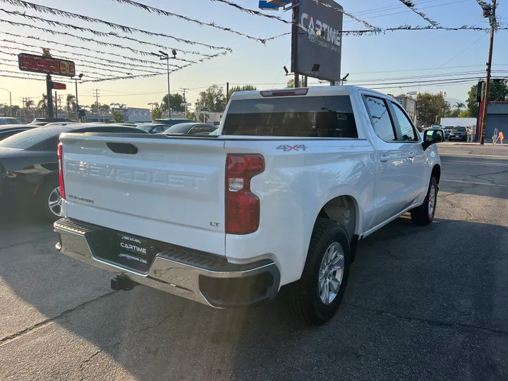 WHITE, 2020 CHEVROLET SILVERADO 1500 CREW CAB LT 4WD Image 9