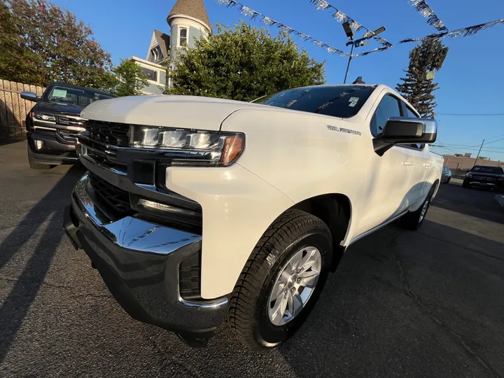 WHITE, 2020 CHEVROLET SILVERADO 1500 CREW CAB LT 4WD Image 19