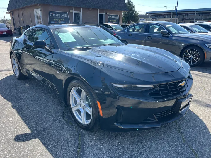 BLACK, 2022 CHEVROLET CAMARO LT Image 4