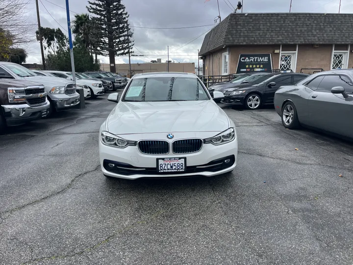 WHITE, 2018 BMW 3 SERIES Image 7