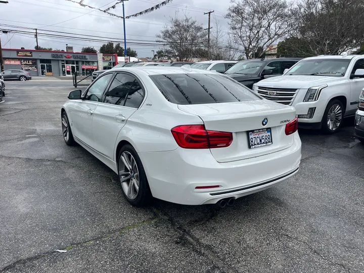 WHITE, 2018 BMW 3 SERIES Image 16