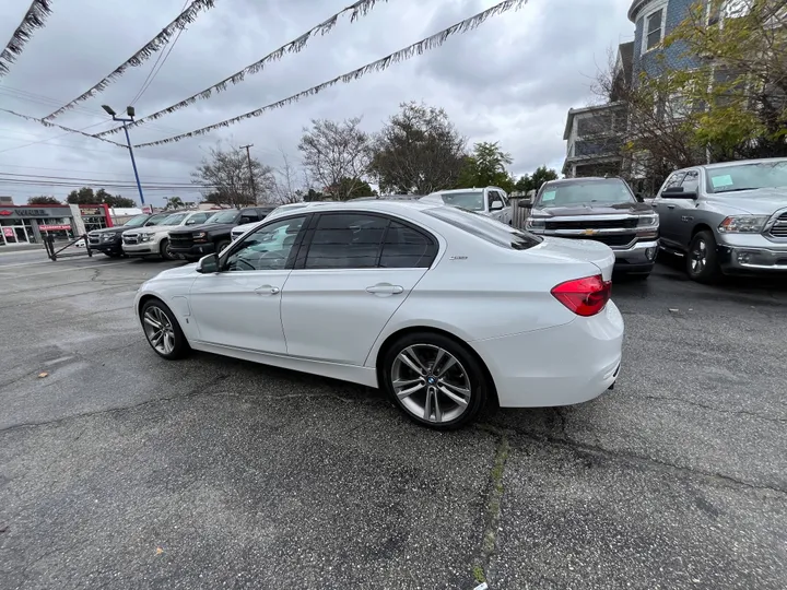 WHITE, 2018 BMW 3 SERIES Image 20