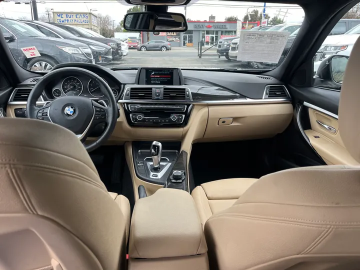 WHITE, 2018 BMW 3 SERIES Image 32