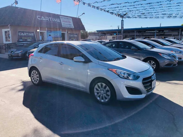 SILVER, 2017 HYUNDAI ELANTRA GT Image 7