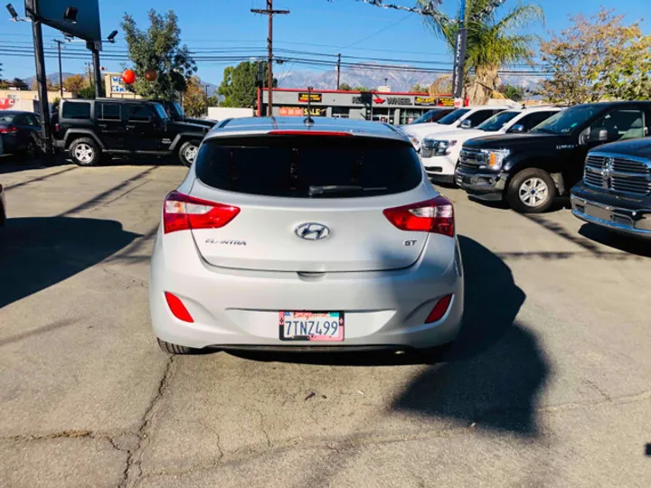 SILVER, 2017 HYUNDAI ELANTRA GT Image 12