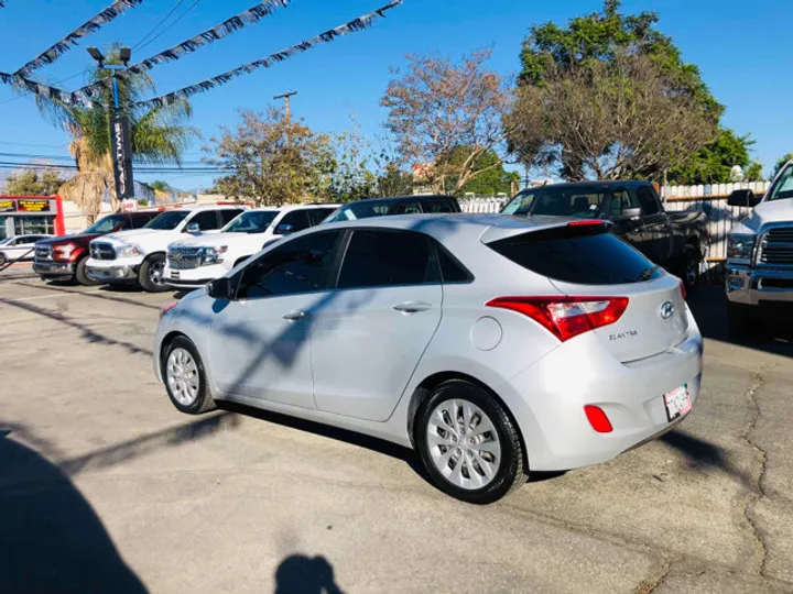 SILVER, 2017 HYUNDAI ELANTRA GT Image 14