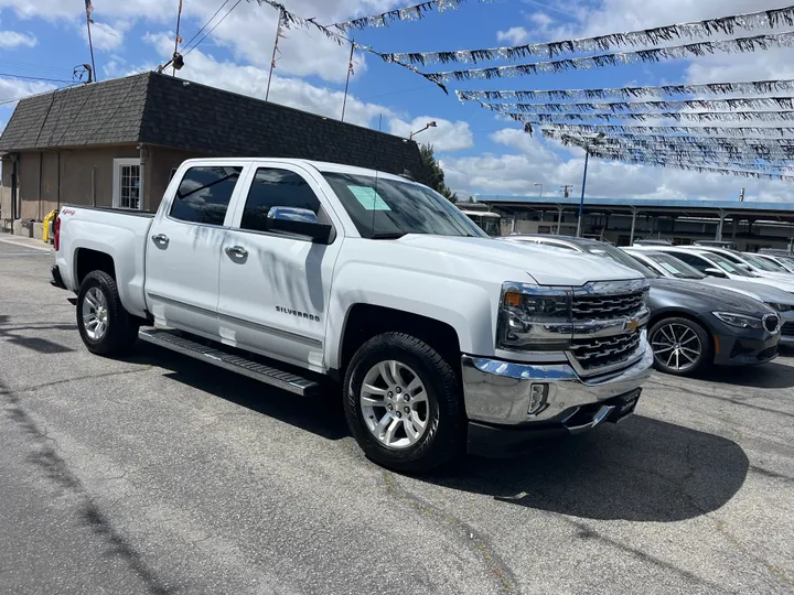 WHITE, 2017 CHEVROLET SILVERADO 1500 CREW CAB Z71 LTZ 4WD Image 2