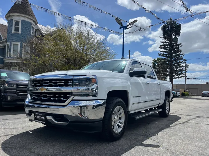 WHITE, 2017 CHEVROLET SILVERADO 1500 CREW CAB Z71 LTZ 4WD Image 10