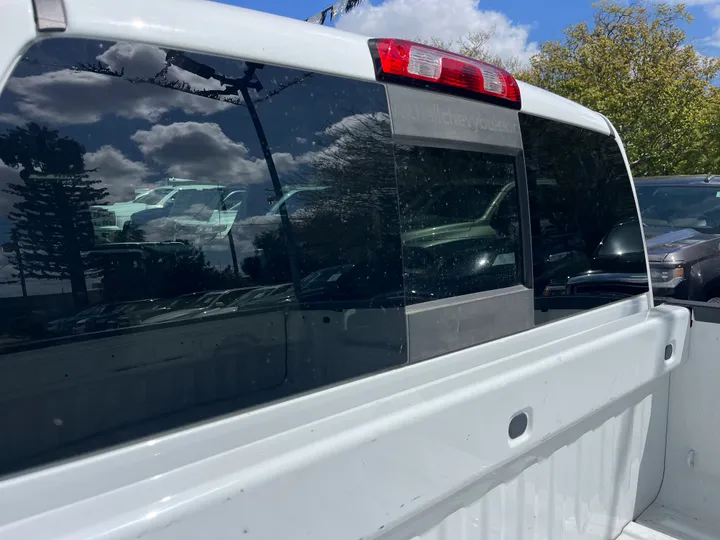 WHITE, 2017 CHEVROLET SILVERADO 1500 CREW CAB Z71 LTZ 4WD Image 19