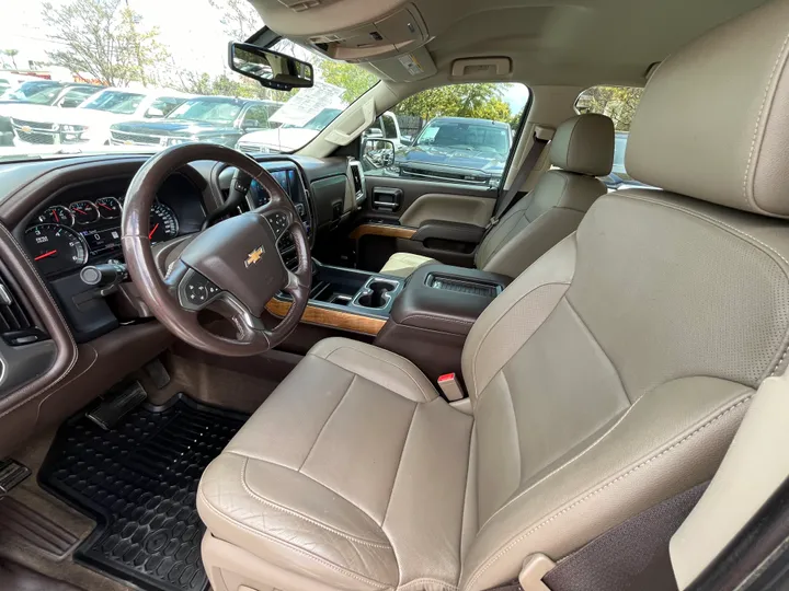 WHITE, 2017 CHEVROLET SILVERADO 1500 CREW CAB Z71 LTZ 4WD Image 39