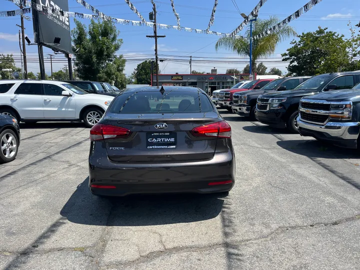 BROWN, 2018 KIA FORTE Image 11