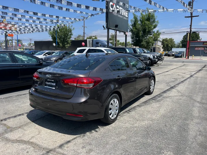 BROWN, 2018 KIA FORTE Image 13