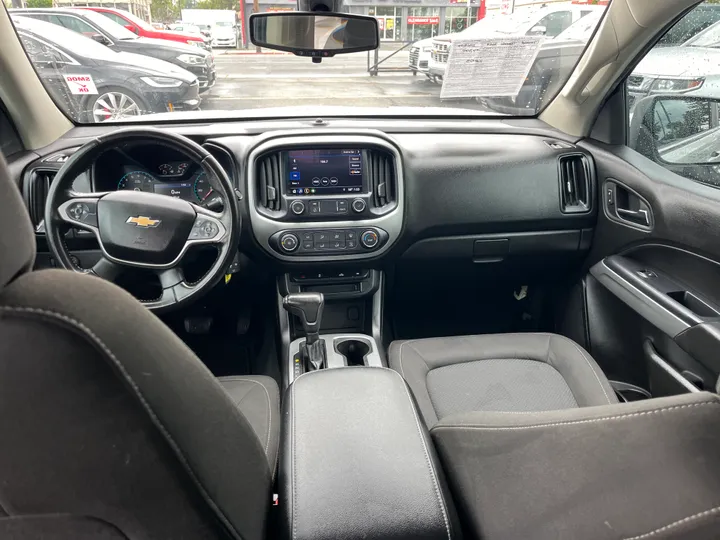 SILVER, 2019 CHEVROLET COLORADO CREW CAB LT Image 28