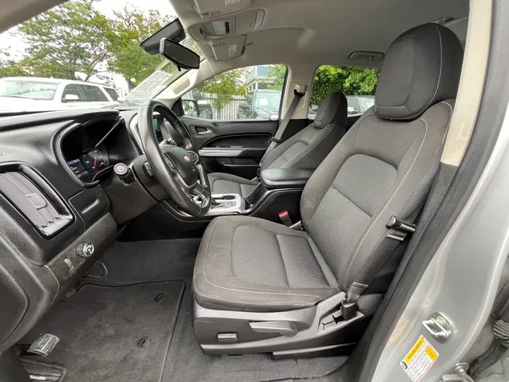 SILVER, 2019 CHEVROLET COLORADO CREW CAB LT Image 32