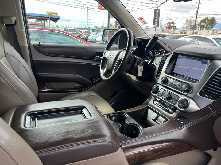 BLACK, 2019 CHEVROLET SUBURBAN LT Image 40