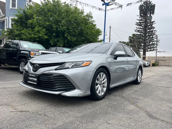 SILVER, 2020 TOYOTA CAMRY Image 6