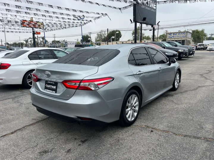 SILVER, 2020 TOYOTA CAMRY Image 9