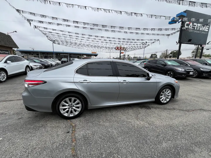 SILVER, 2020 TOYOTA CAMRY Image 15