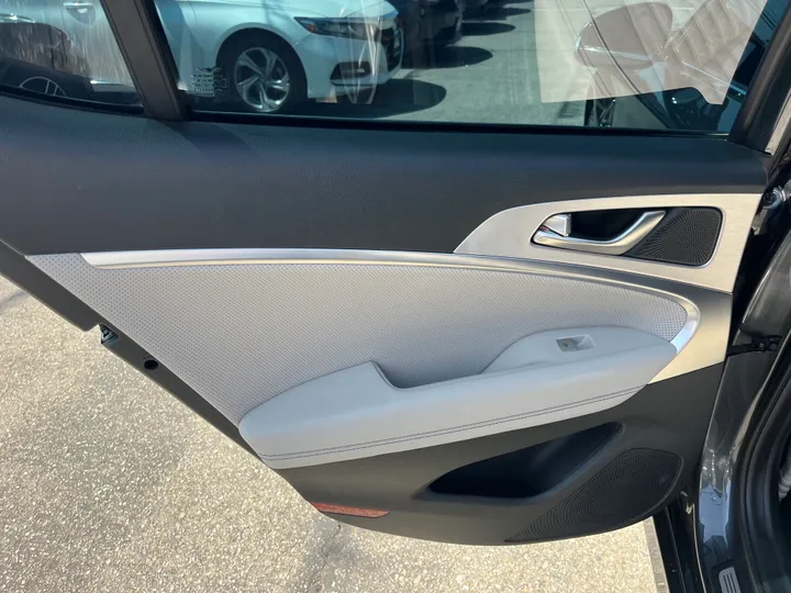 GRAY, 2019 GENESIS G70 3.3T ADVANCED Image 25