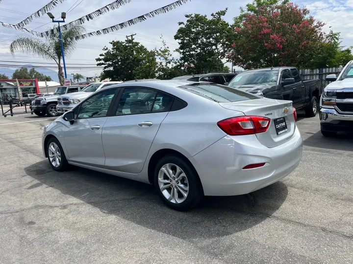 SILVER, 2019 CHEVROLET CRUZE Image 13