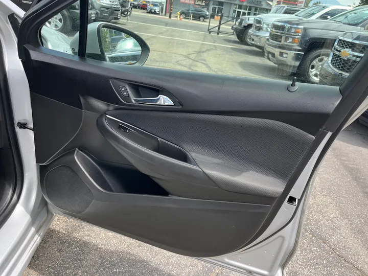 SILVER, 2019 CHEVROLET CRUZE Image 38