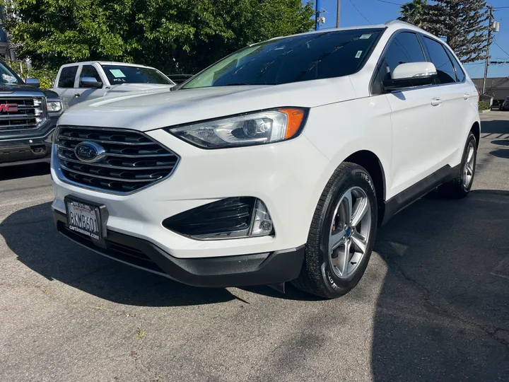 WHITE, 2019 FORD EDGE Image 2