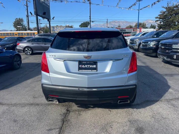 SILVER, 2017 CADILLAC XT5 Image 13