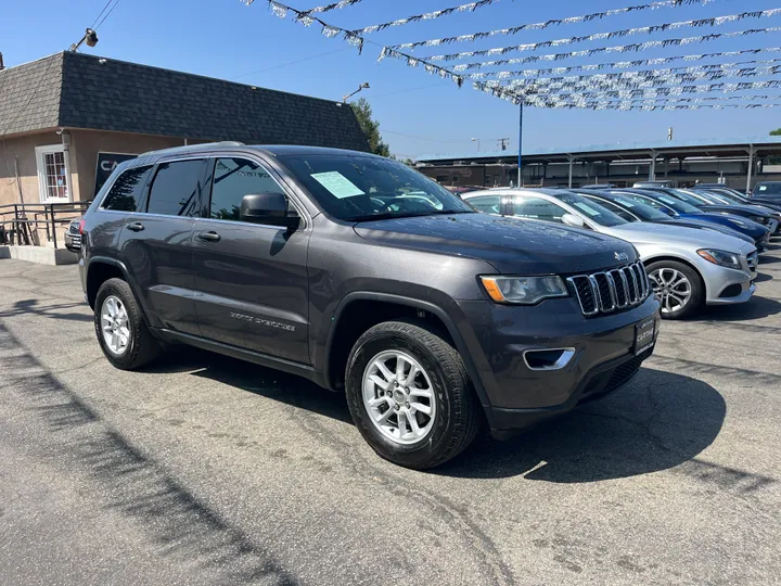 GRAY, 2019 JEEP GRAND CHEROKEE Image 2