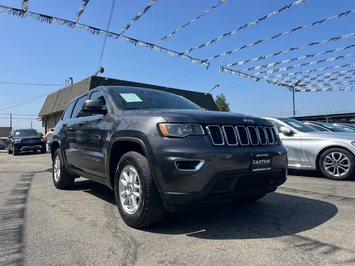 GRAY, 2019 JEEP GRAND CHEROKEE Image 3