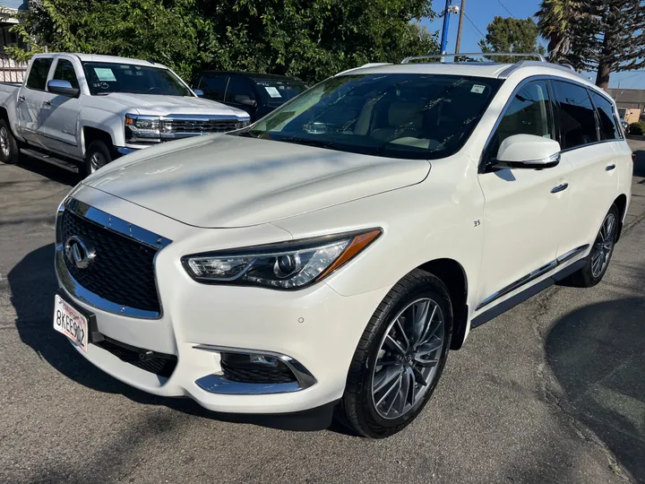 WHITE, 2019 INFINITI QX60 LUXE Image 4