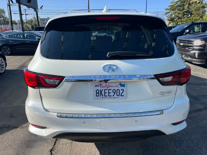 WHITE, 2019 INFINITI QX60 LUXE Image 13