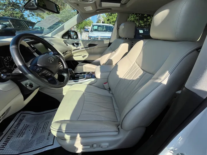 WHITE, 2019 INFINITI QX60 LUXE Image 37