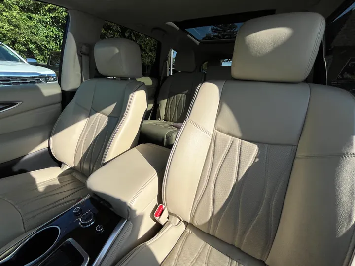 WHITE, 2019 INFINITI QX60 LUXE Image 40