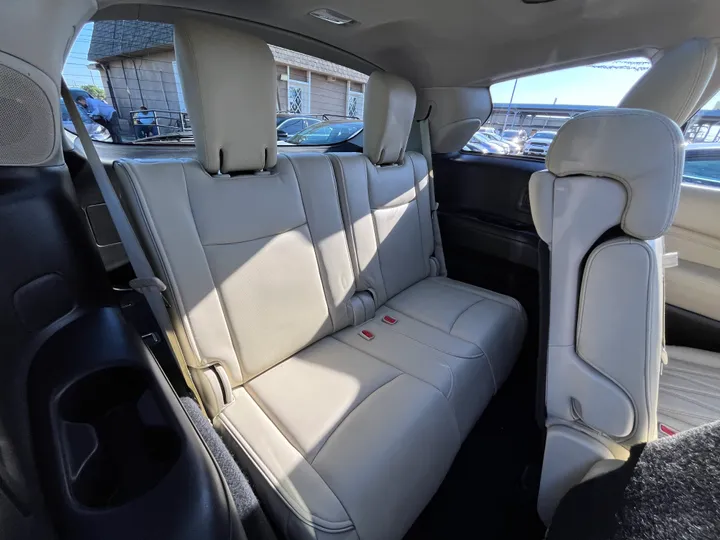 WHITE, 2019 INFINITI QX60 LUXE Image 65