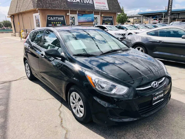 BLACK, 2017 HYUNDAI ACCENT Image 4