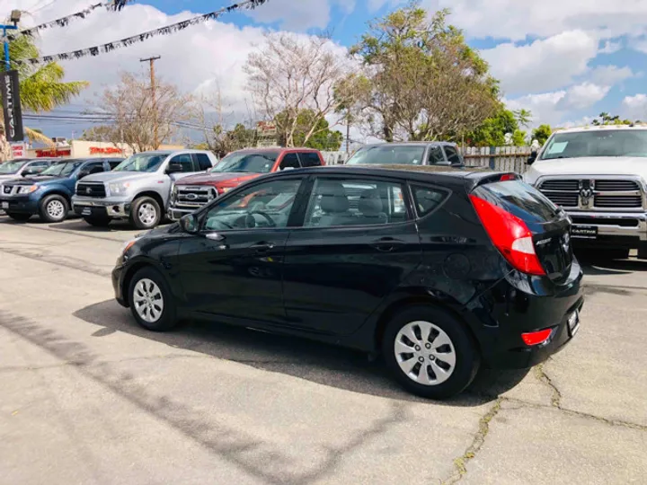 BLACK, 2017 HYUNDAI ACCENT Image 15