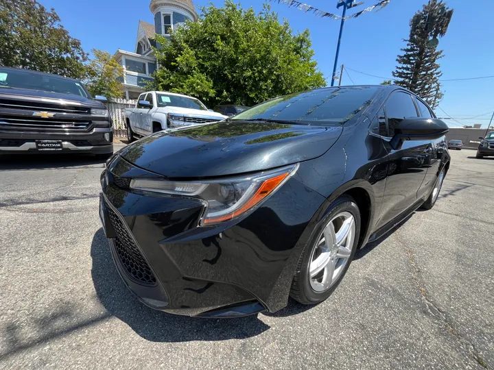 BLACK, 2020 TOYOTA COROLLA LE Image 19