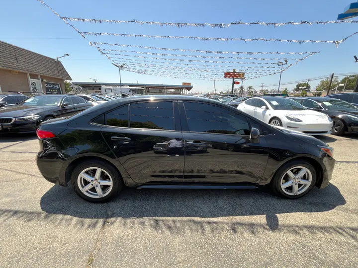 BLACK, 2020 TOYOTA COROLLA LE Image 21