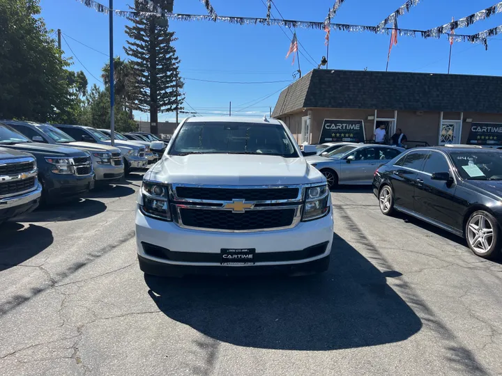 WHITE, 2017 CHEVROLET TAHOE Image 4