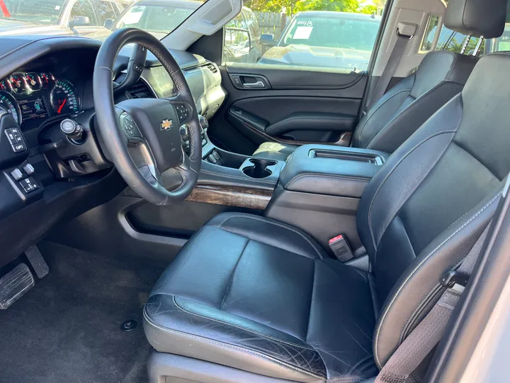 WHITE, 2017 CHEVROLET TAHOE Image 28