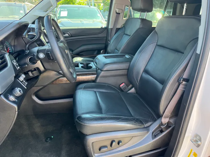 WHITE, 2017 CHEVROLET TAHOE Image 29