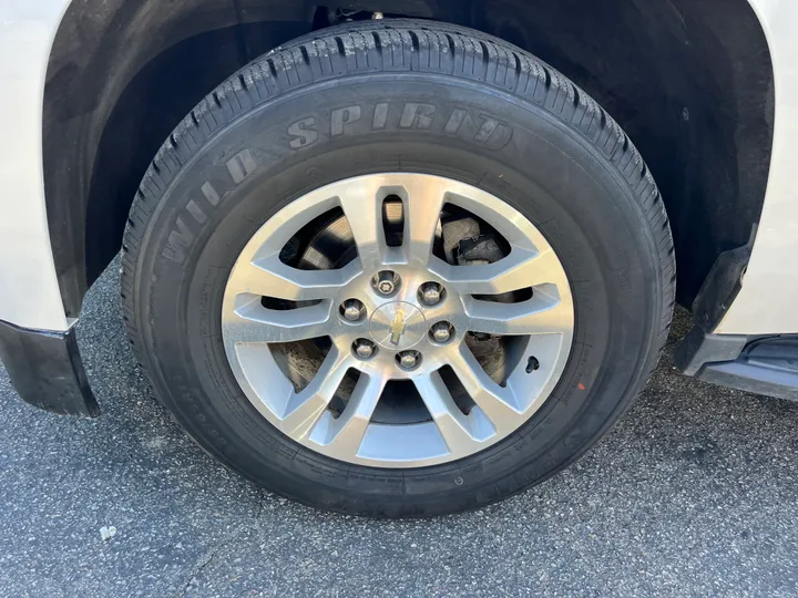 WHITE, 2017 CHEVROLET TAHOE Image 52