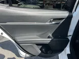 WHITE, 2018 TOYOTA CAMRY Thumnail Image 25